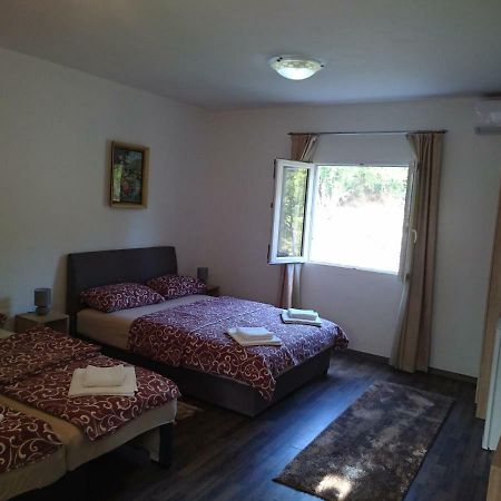 Studio And Winery Kalimut Вирпазар Екстериор снимка