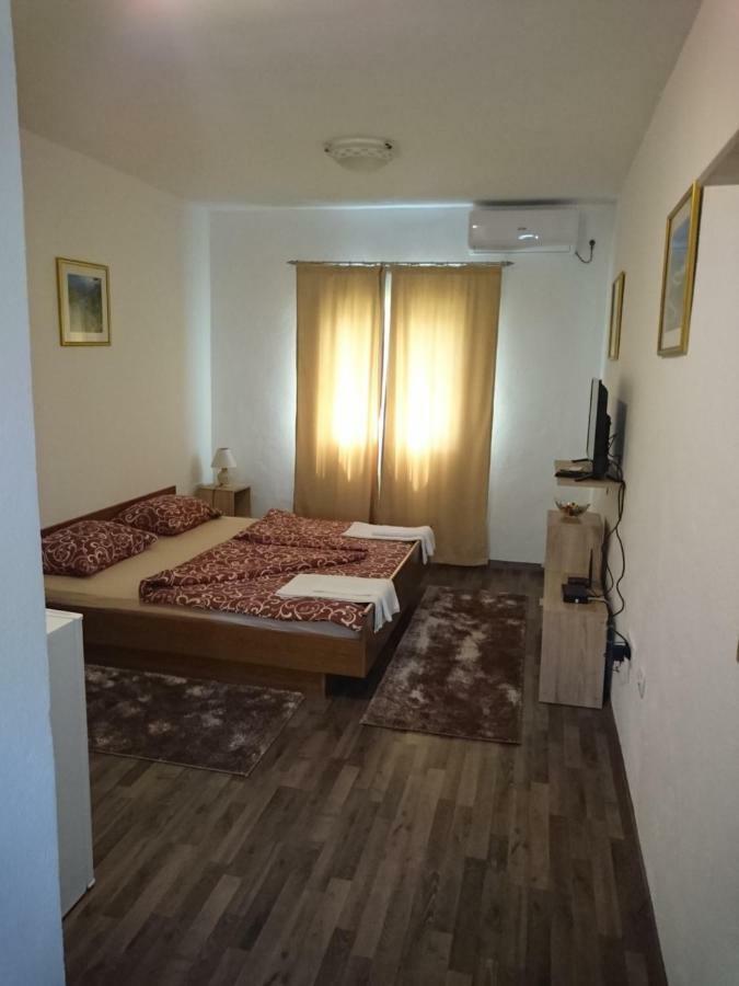 Studio And Winery Kalimut Вирпазар Екстериор снимка