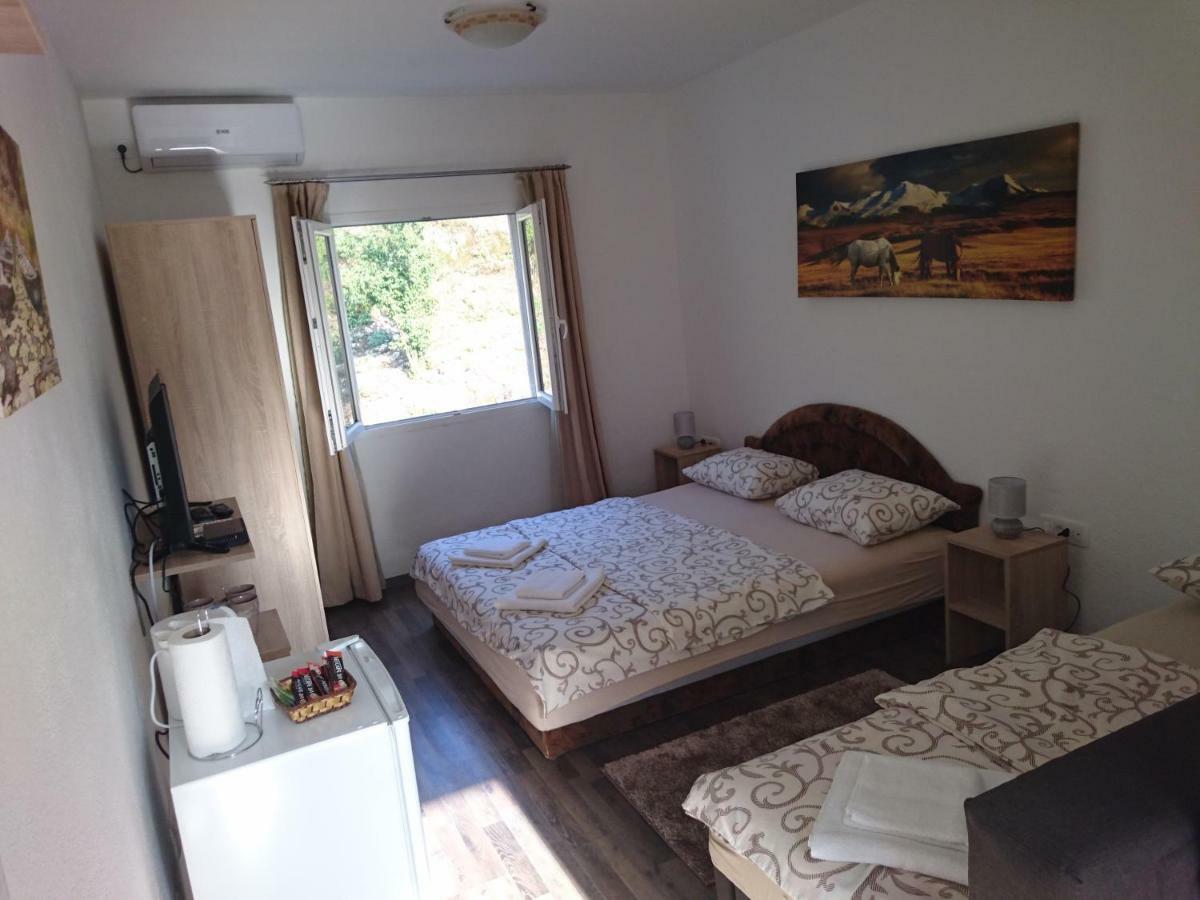 Studio And Winery Kalimut Вирпазар Екстериор снимка